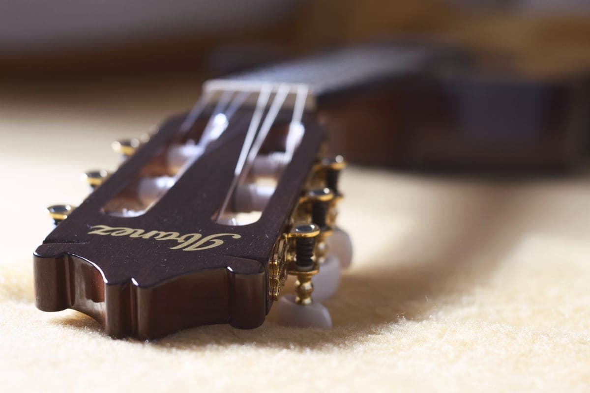 Measuring the gap between guitar strings and the twelfth fret